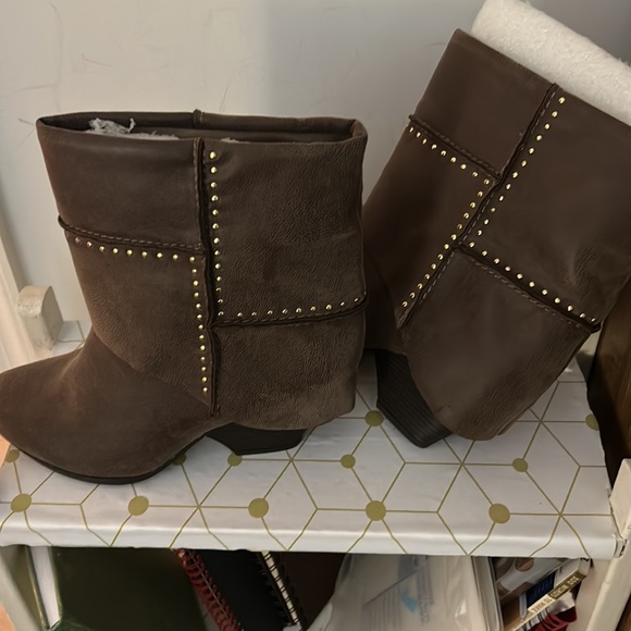 Fergie boots - Picture 3 of 4